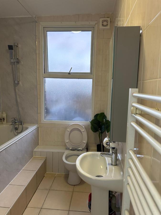 Beautiful Studio Apartment No4 Forest Road Лондон Экстерьер фото